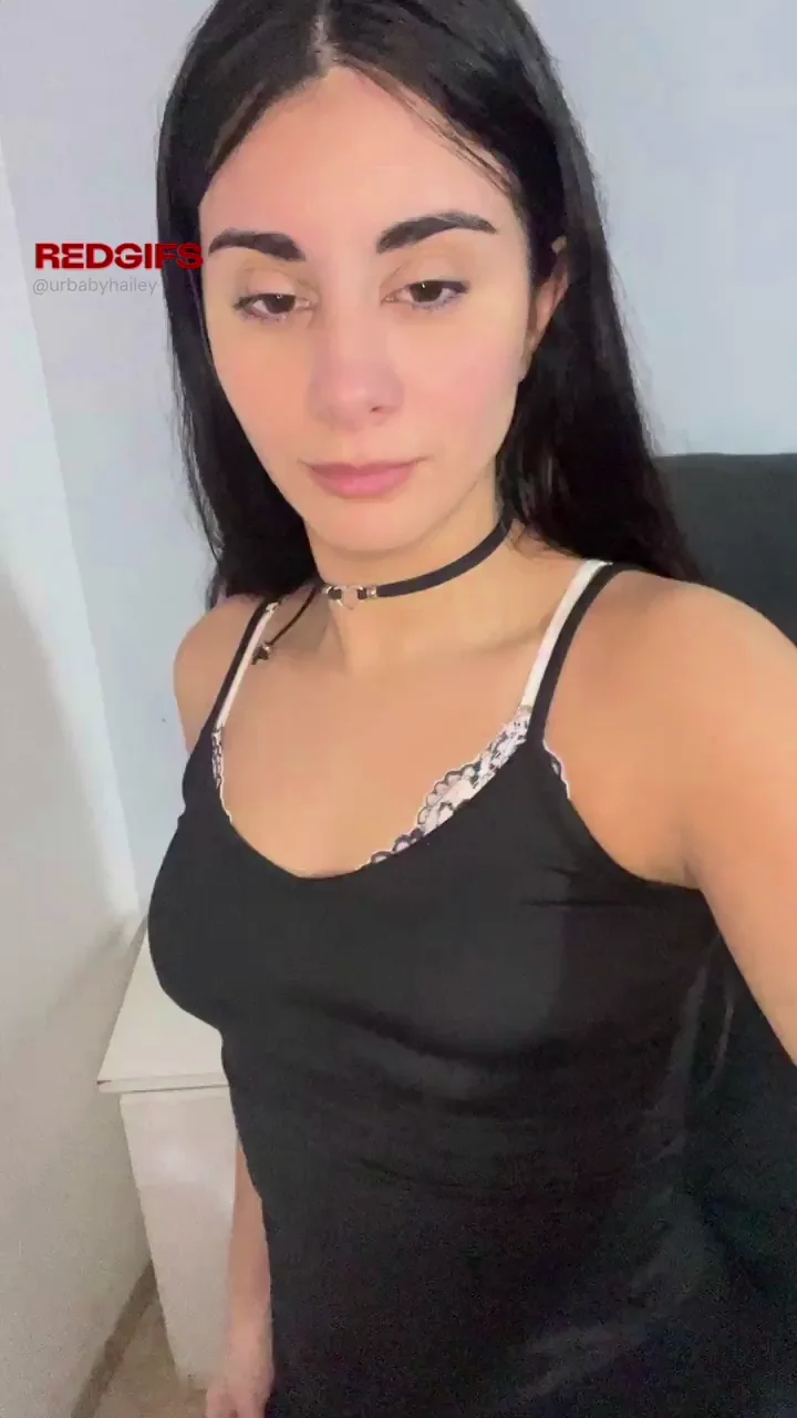 Do you want me to moan like the slut I am in your bed? 😍 F18