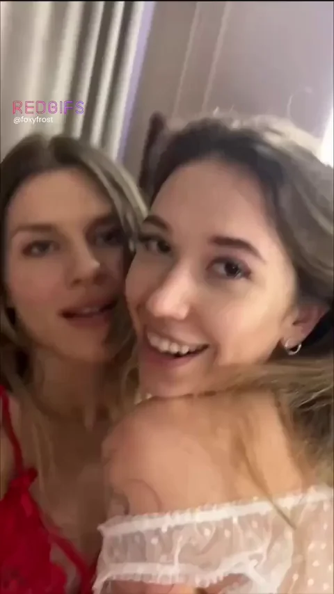 Cant stop kissing her wet lips