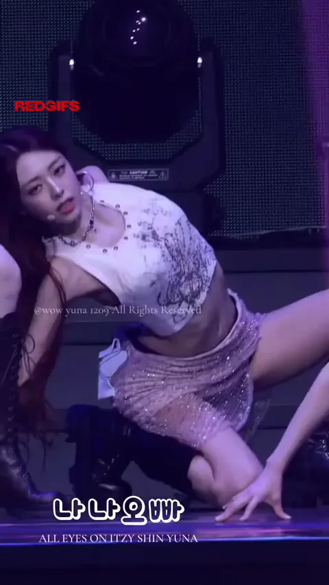 Yuna's ITZY Hips Shaking Hard 🍑💦🔥
