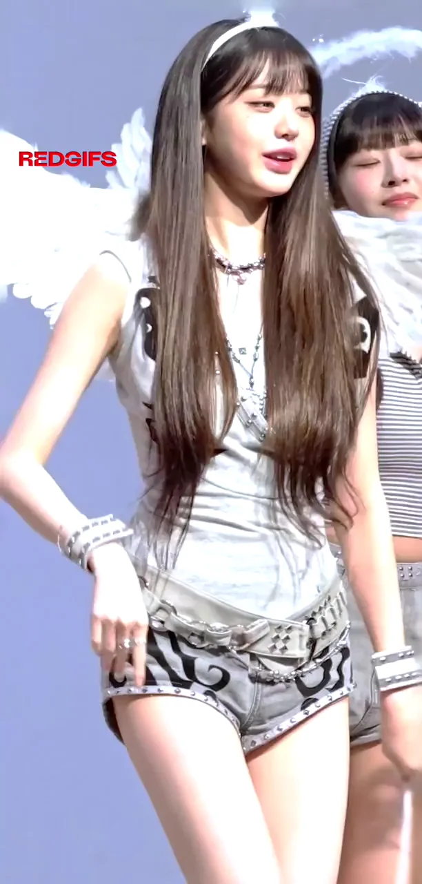 🔥 Wonyoung IVE Angel Thighs Tease 😍💦