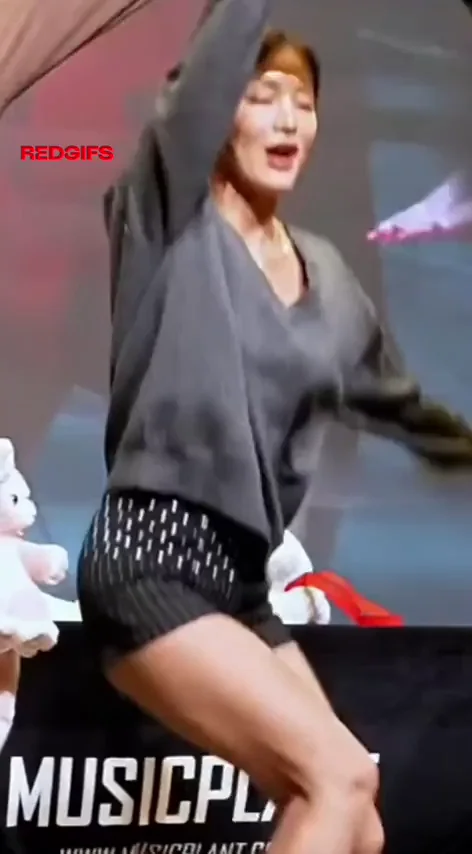 TWICE Jihyo's Busty Thigh-Teasing K-Pop Stage Slut-Out