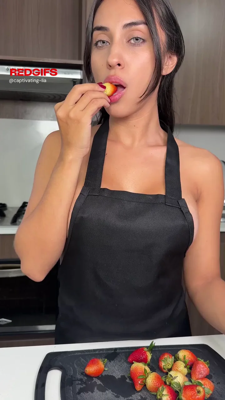 Perky Nips Poppin' Under Apron 😈🍓