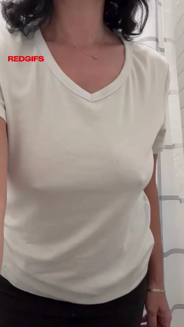 Jiggly titty drop