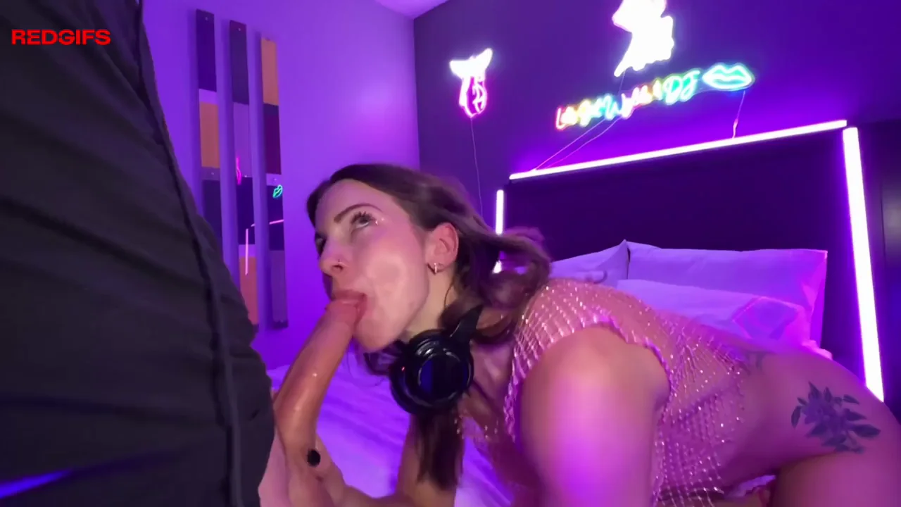 Lucy Cloud's Insane Deepthroat BJ Skills 💦🍆😈