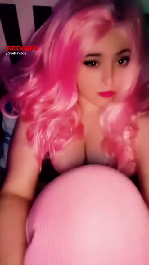 just looking cute with my pink hair