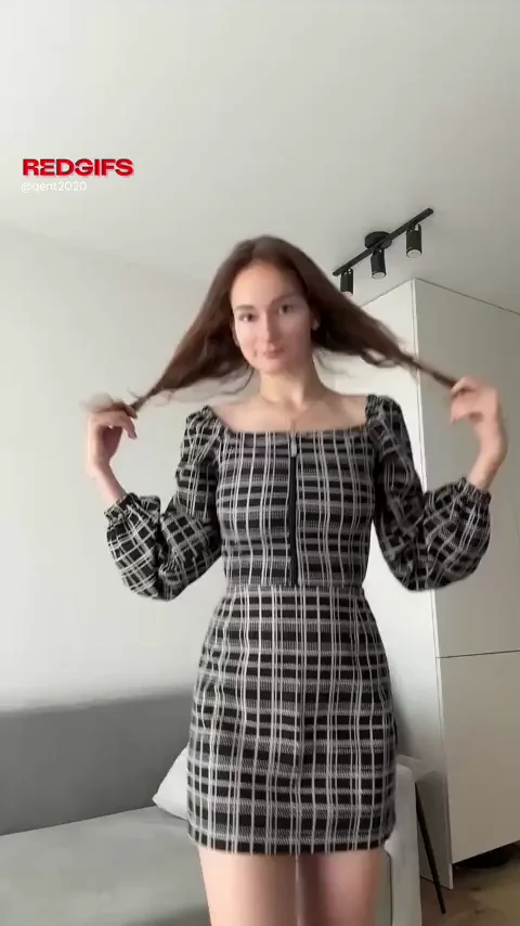 Peel Me Bare: Big Titty Tease 😈🍒
