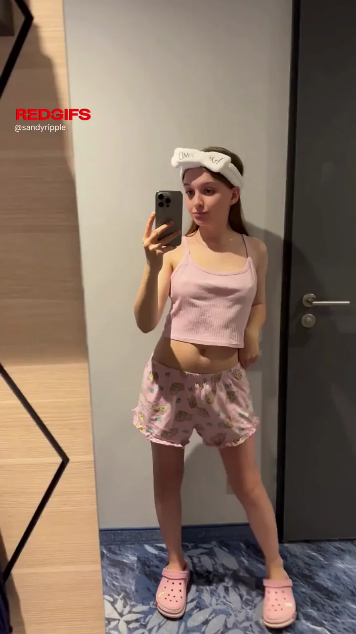 Cute Teen Slut Teasing Tits in Pink Crop Top 😘🍈🍈
