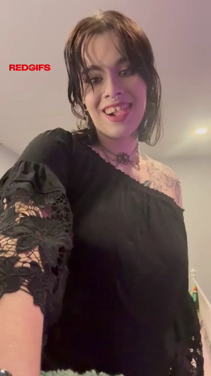 Tits to share