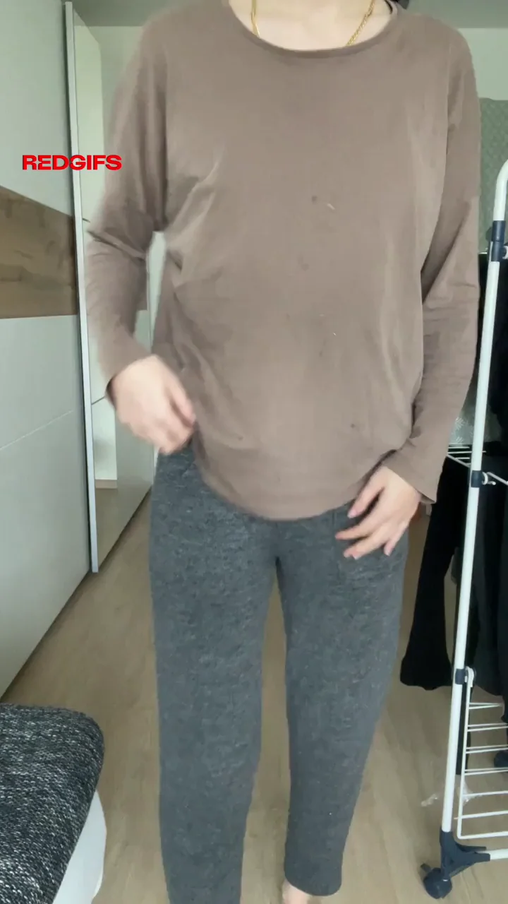 Not Fully Dressed But Your Cock's Fully Hard 😈🍑