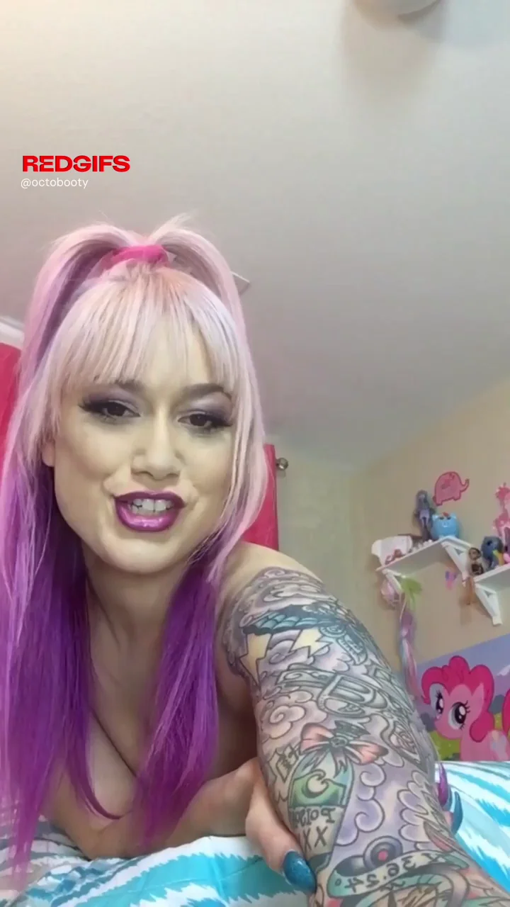 I love when we 69 and you grab my head and push your dick into my throat when you cum