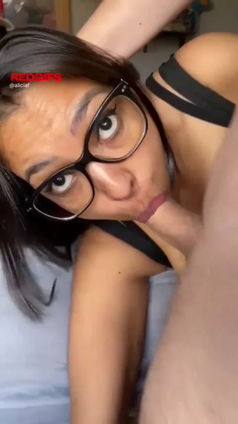 Deep Fit Glasses Slut Gagging on Thick Cock 😈🍆💦