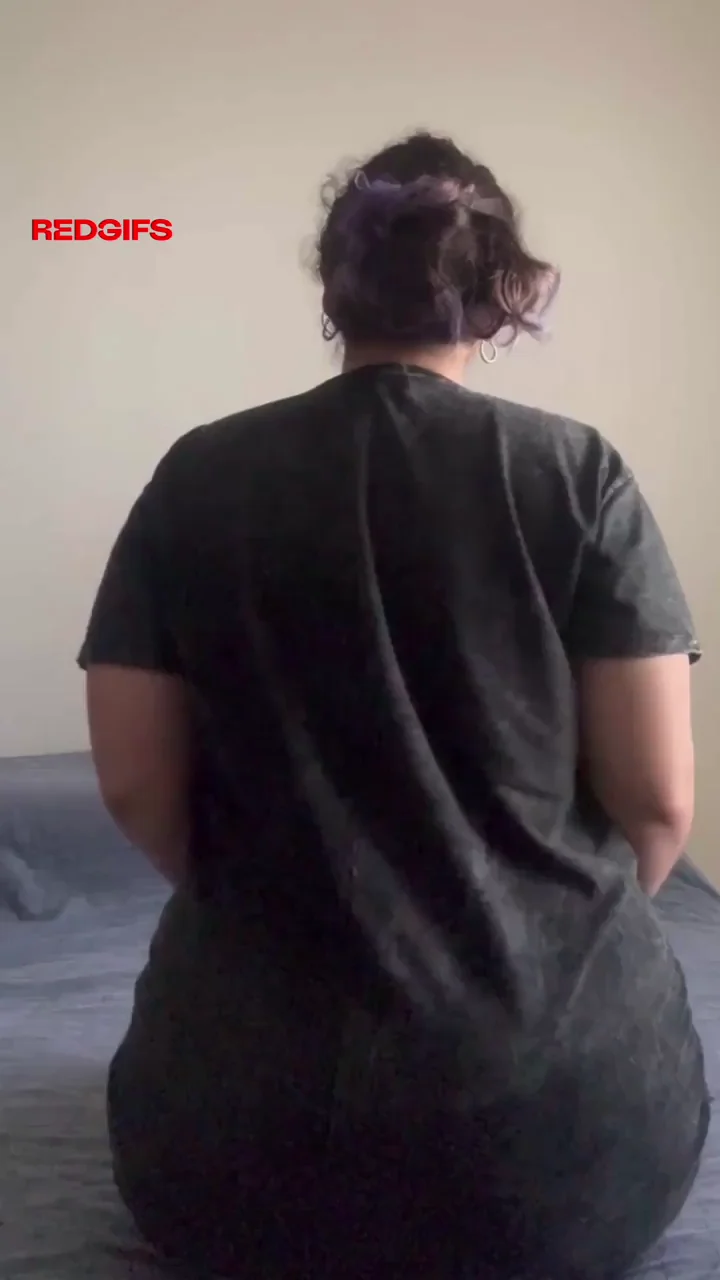 Chubby Babe's Massive Ass Tease While You Lick Her Filthy Feet Clean