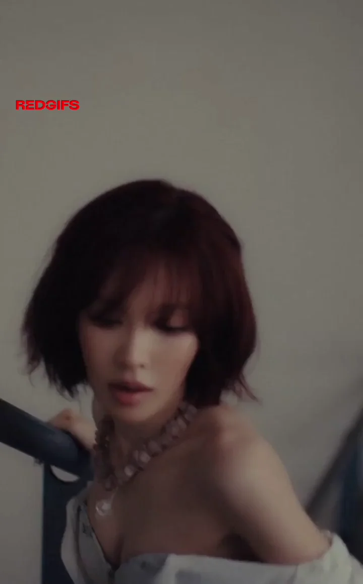 Wendy's Red Velvet Tits Tease 🔥🍒