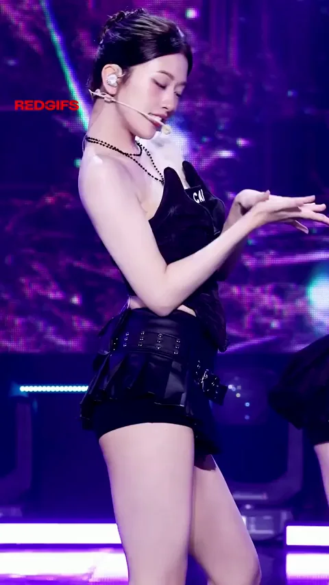 Yujin from IVE Shakes Her Juicy Ass 🔥🍑 Kpop Fap Fuel