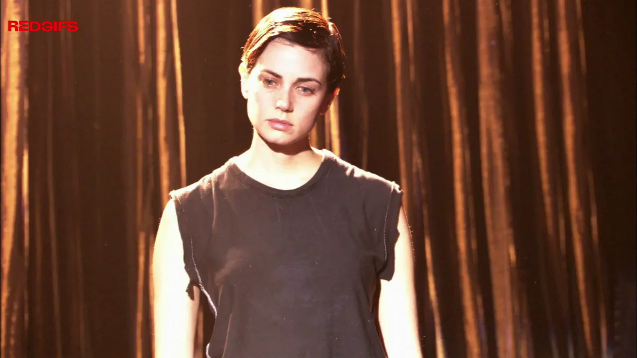 Mia Kirshner - The L Word (S2Ep12, 2005)