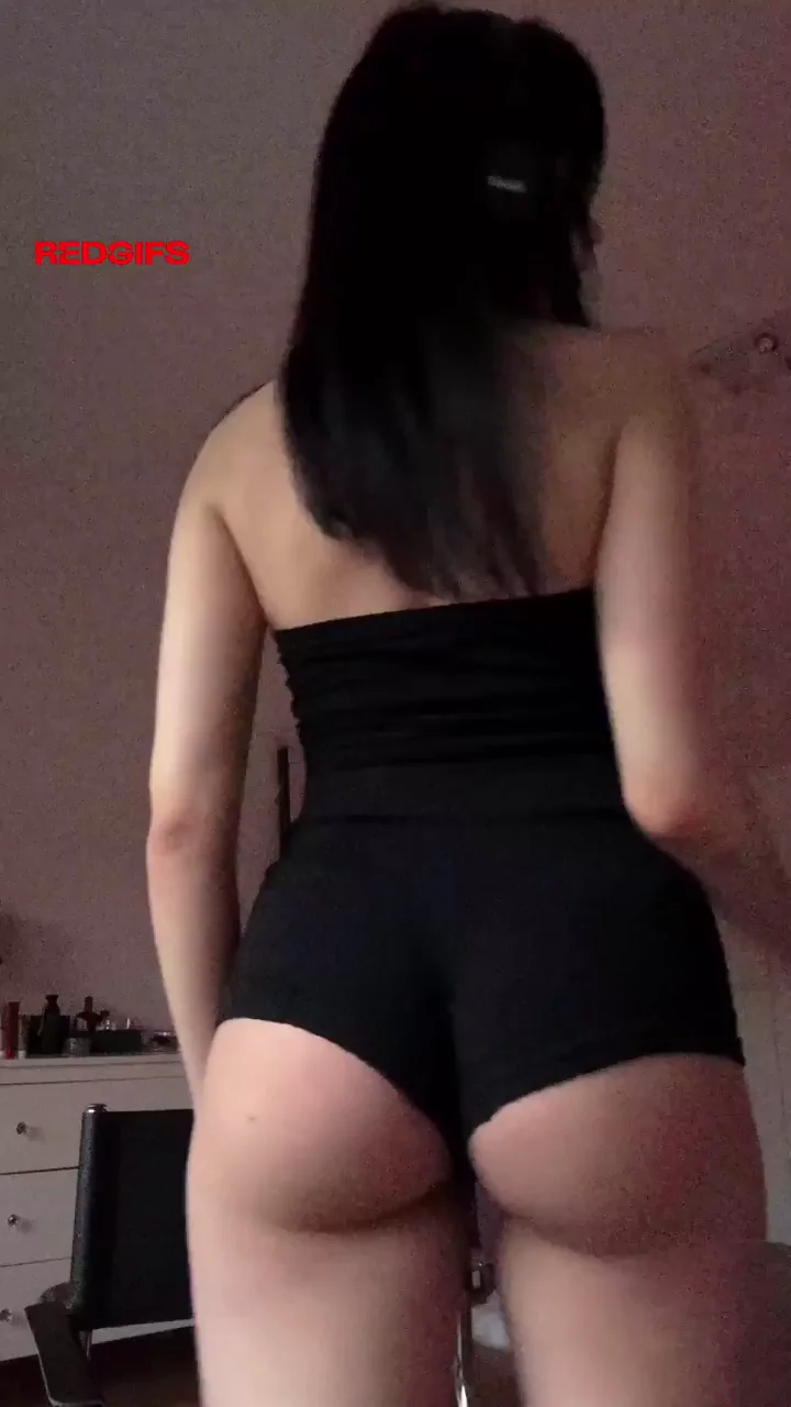 Took me a whole ass 18 years to grow this body so I hope yall love it