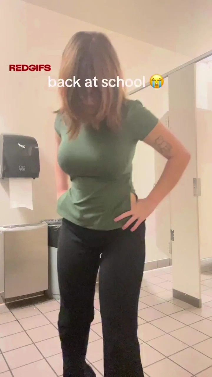 Busty College Slut Back in Class 💦🍑