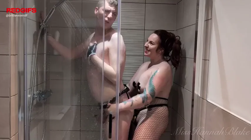 Giving shower sex a whole new meaning