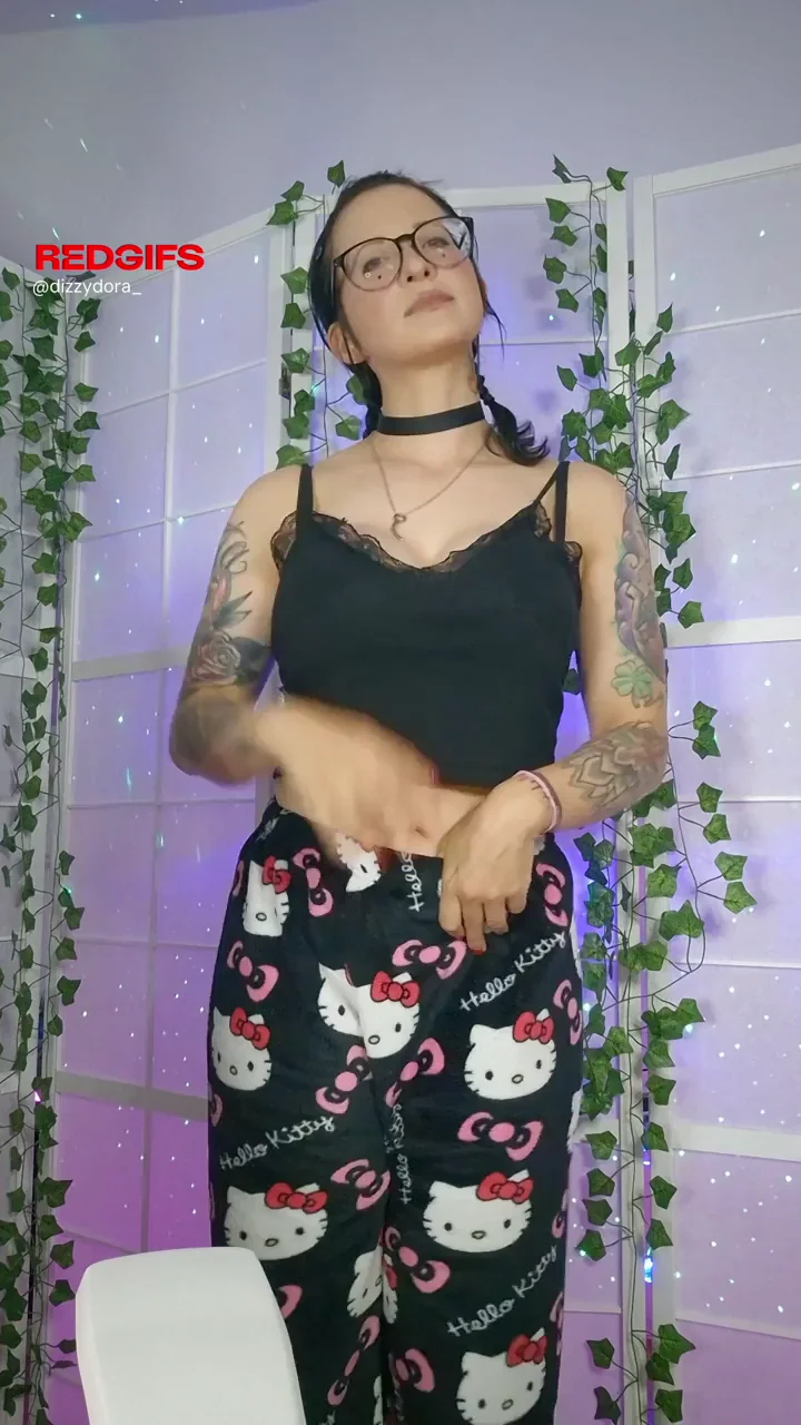 Revealing my big boobies