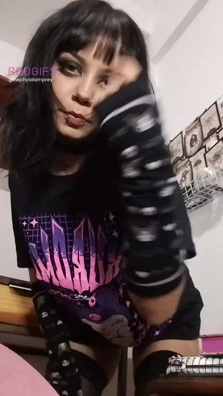 if youre reading this im your goth gf now