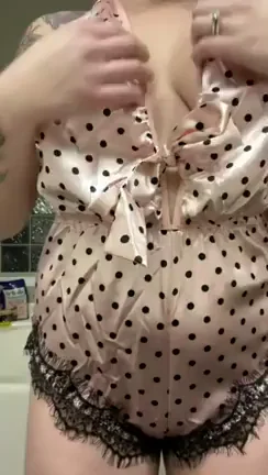 Wifey's Slutty Tease: Polka-Dot Robe Flash for Hubby's Pervy Fans