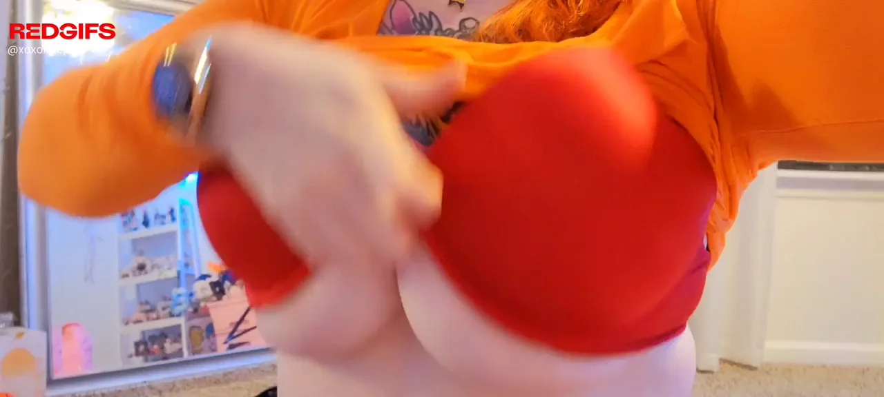 Big Juicy 36F titties