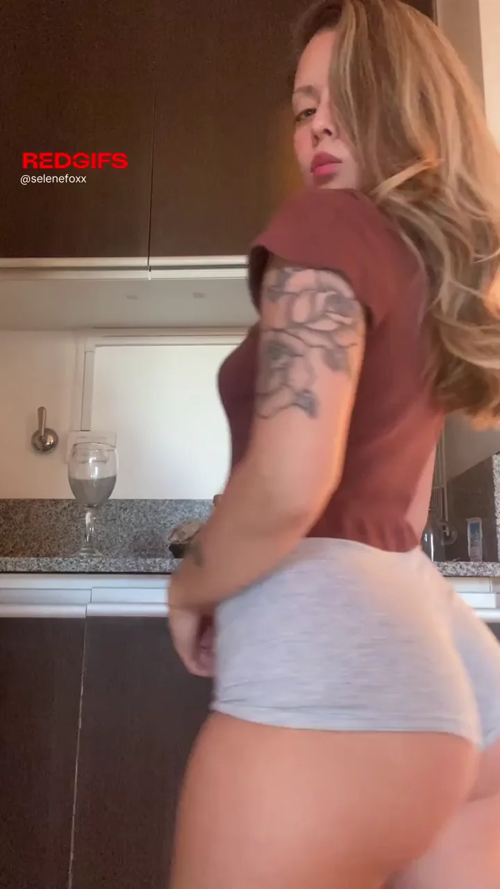 can i please be your fuckdoll for tonight?