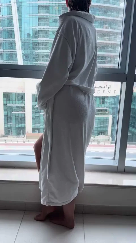 Befriend Hubby & Score This Slutty Vacation Reveal 😈🛏️