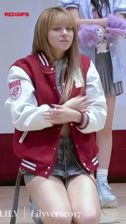 NMIXX Lily's Slutty Schoolgirl Squat & Tease