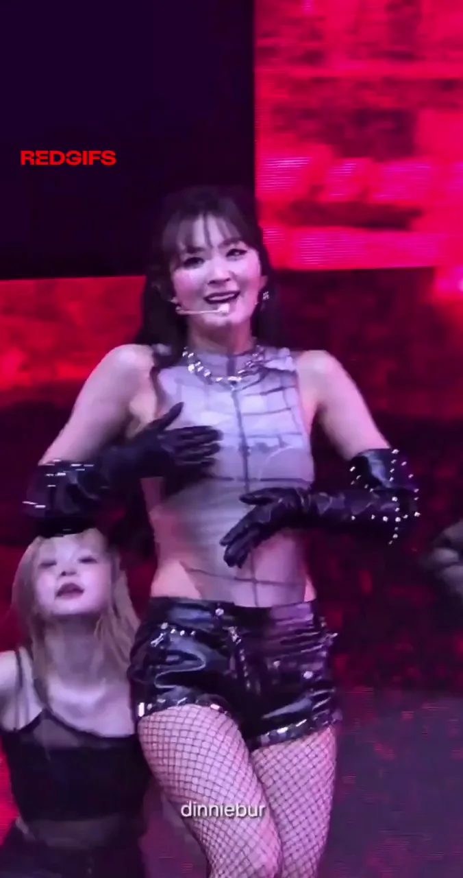 🔥 Seulgi's Slutty Red Velvet Dance Tease 💋