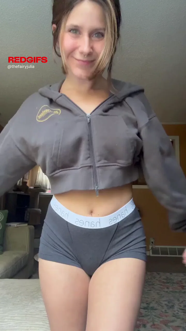 Horny Girl Next Door Teases Tits & Ass 😈🍑