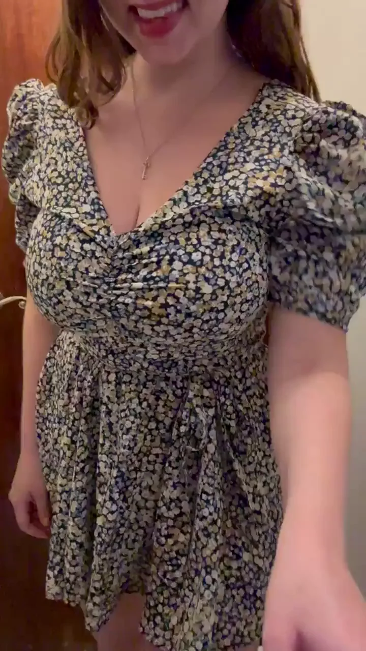 Wild Day Kickoff: Massive Tits Tease & Flash 😈🍈🍈