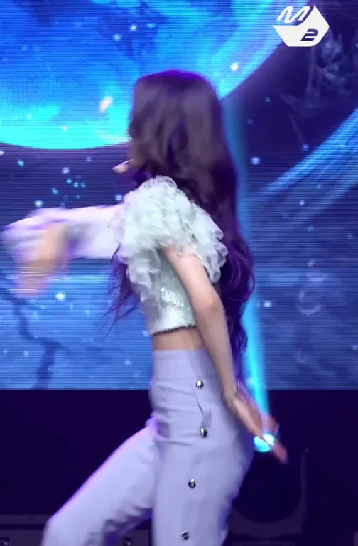 Na Goeun's Sexy Purple Kiss Dance Tease 💜🍑🔥