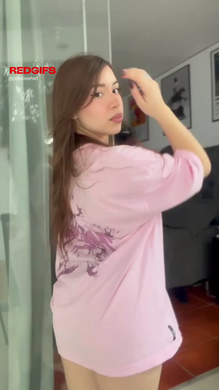 I´m feeling proud about my cute body ><