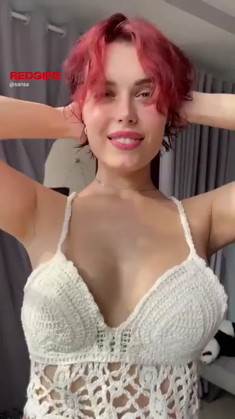 🔥 Redhead Slut Shows Off Her Massive Bouncy Tits 😍