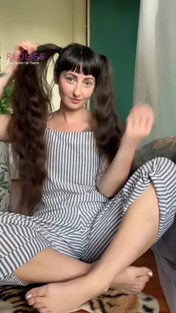 I'm not sure any clothing says "fuck me" more than fishnets