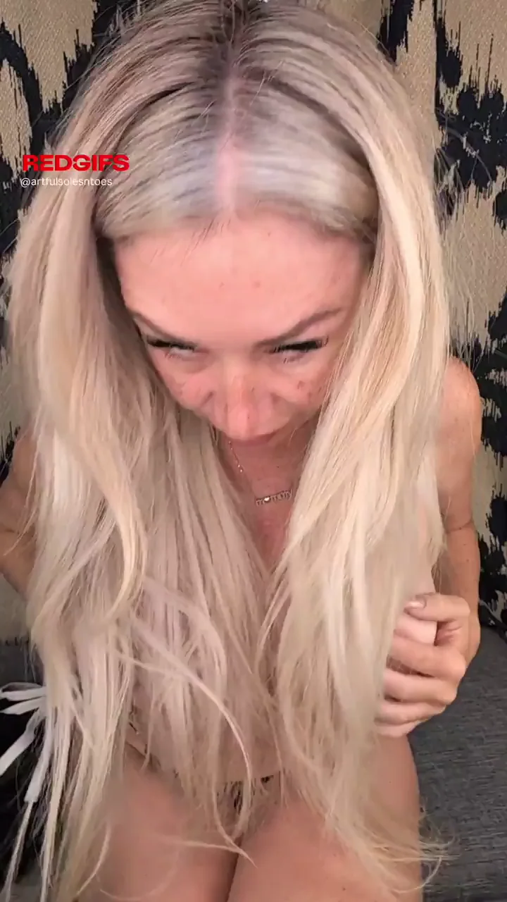 MILFs don't lose their touch, they just get better with age. 39 and still killing it!