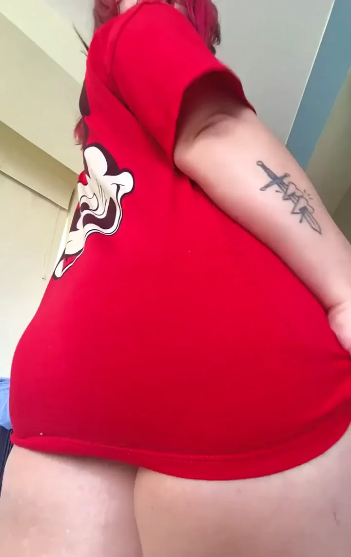 Raw or Wrapped? This Thick Redhead's Massive Ass Decides
