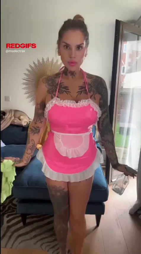 Pink PVC bimbo maid 🧹💦🫧