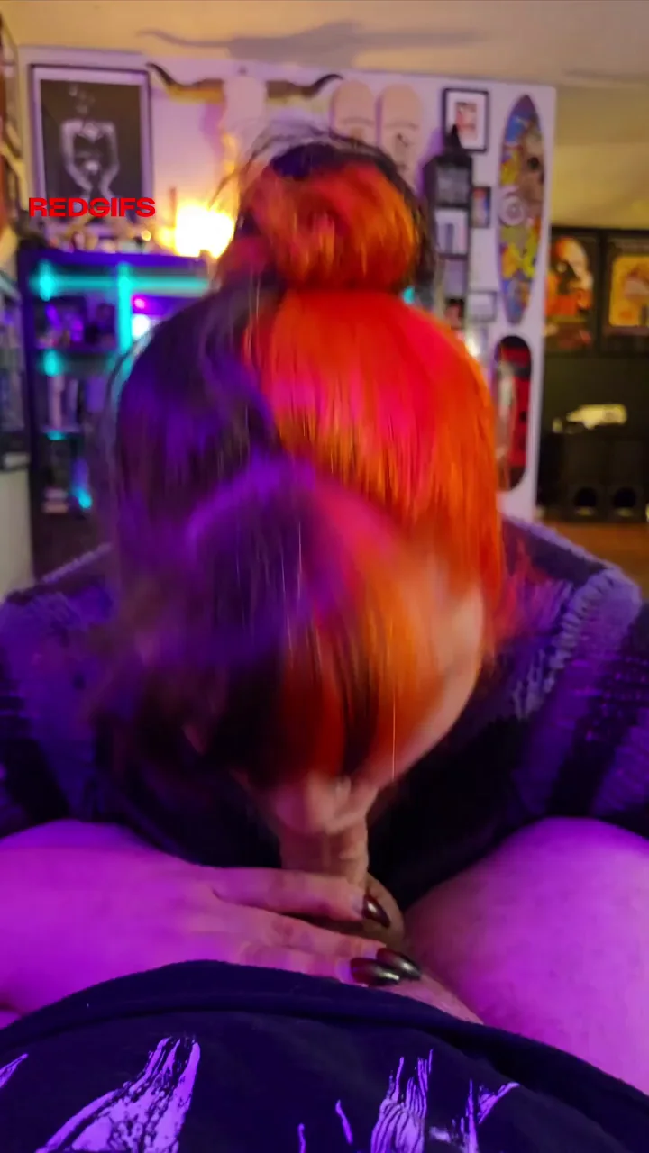 Lets play a little game of hungry hungry goth hippo 🖤