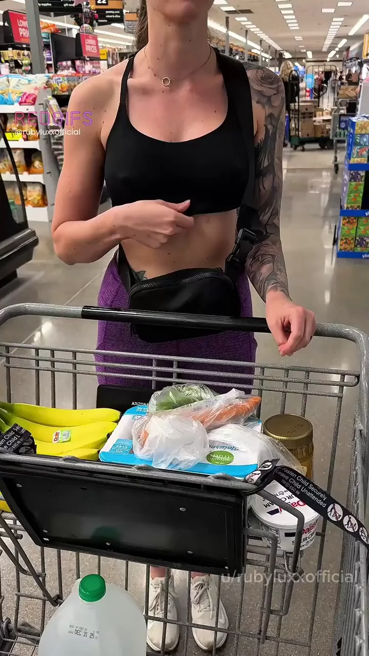 🛒 Slipping Massive Tits Out in Grocery Store Aisle 🔥