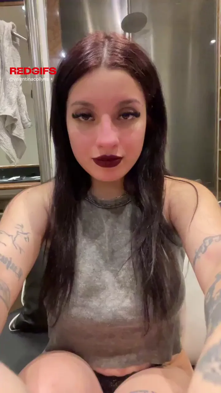 Daddy loves tits… so I’m flashing my gothic chest bare