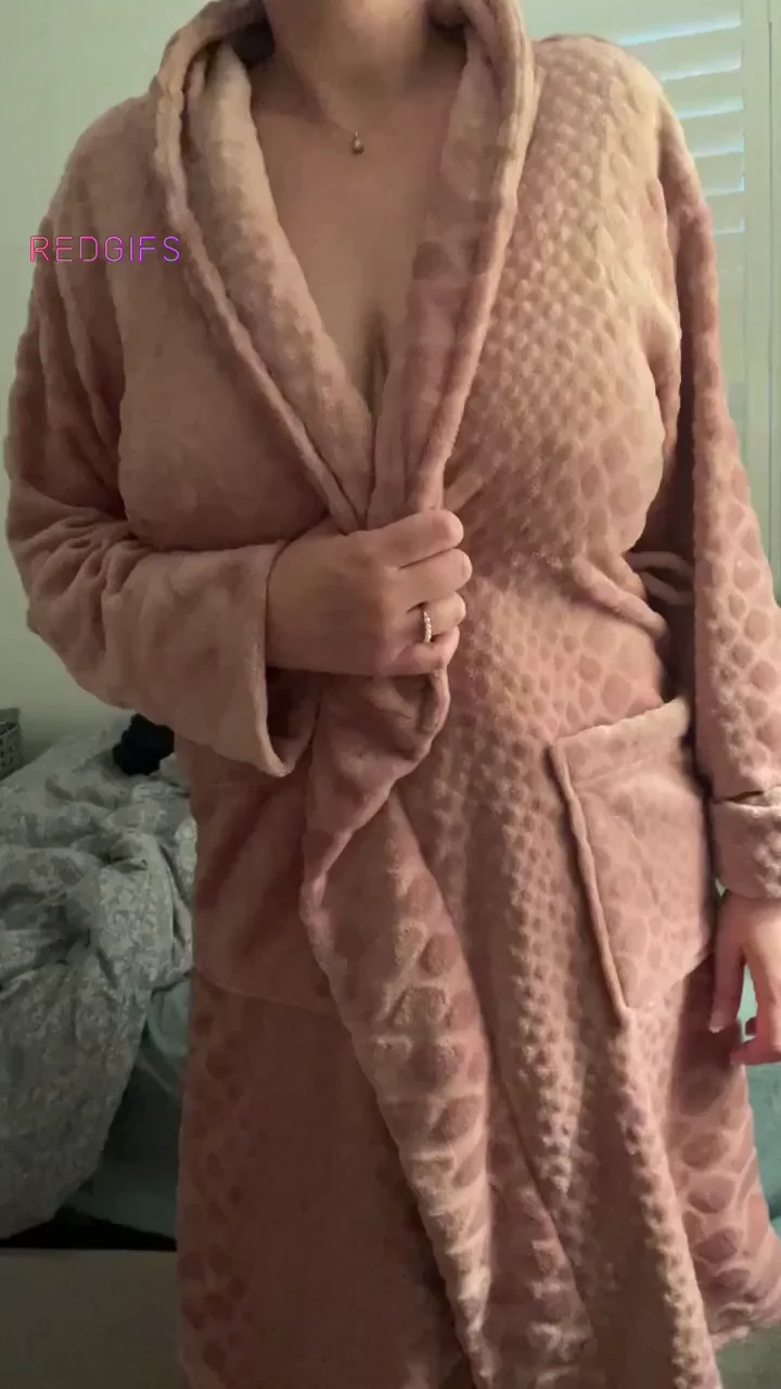 I have some juicy mom boobies