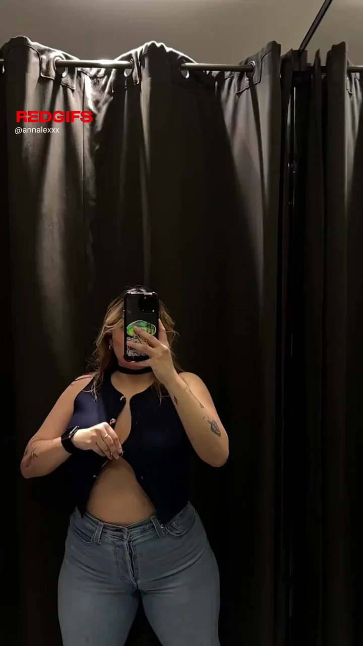 I love how it squeezes my breasts.