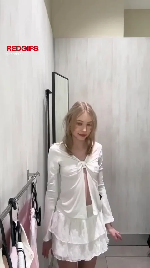 That's what girls actually do in the fitting room