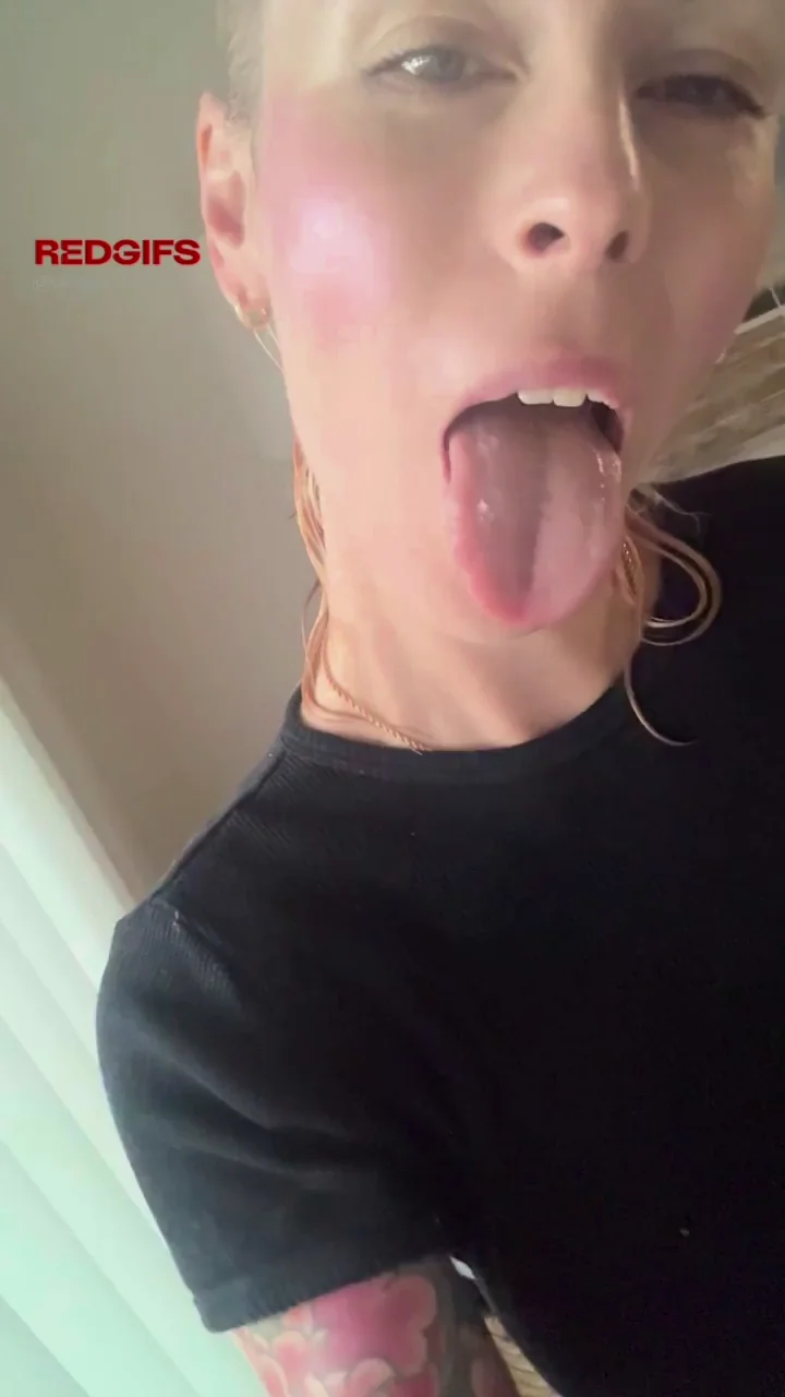 Cheating Wife's Backdoor Wide Open for Action