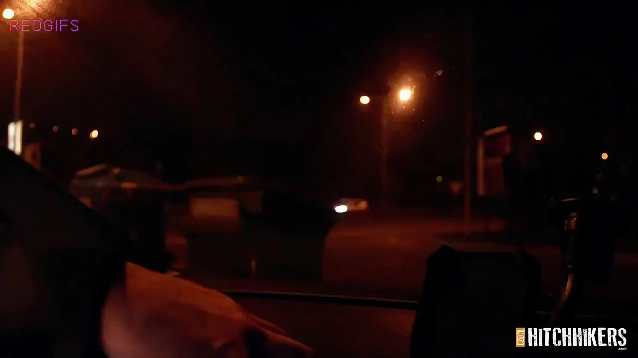 Blonde Hitchhiker Sharka Blue's Slutty Gratitude Fuck 💦🚗🛁