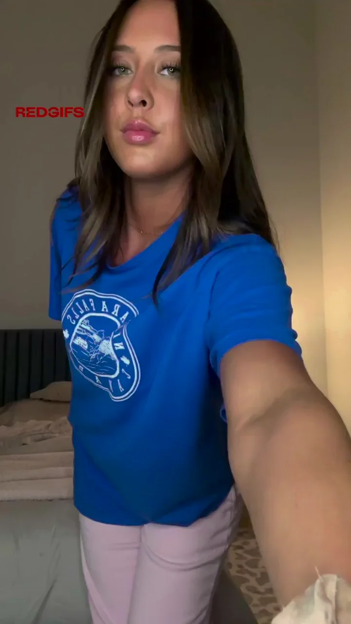 Dorm Slut Strips 'Cause It's Too Fucking Hot 🔥🍑