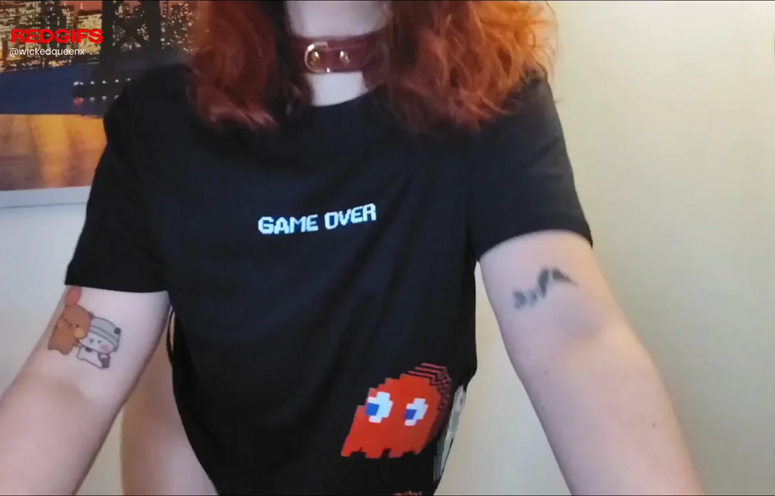 Need someone to play with my titties