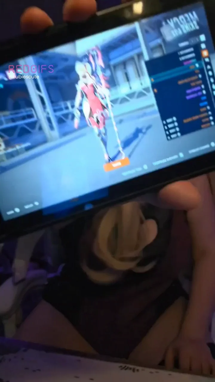 🔥 Cosplay Slut Keeps Outfit On While Gaming & Getting Fucked 🍑🎮